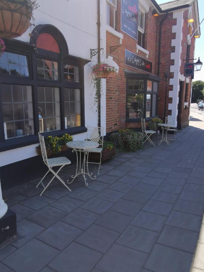 Bed and Breakfast The Lazy Lion Milford on Sea Exterior foto